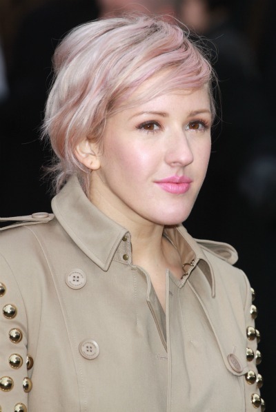 Ellie Goulding's subtle pink 