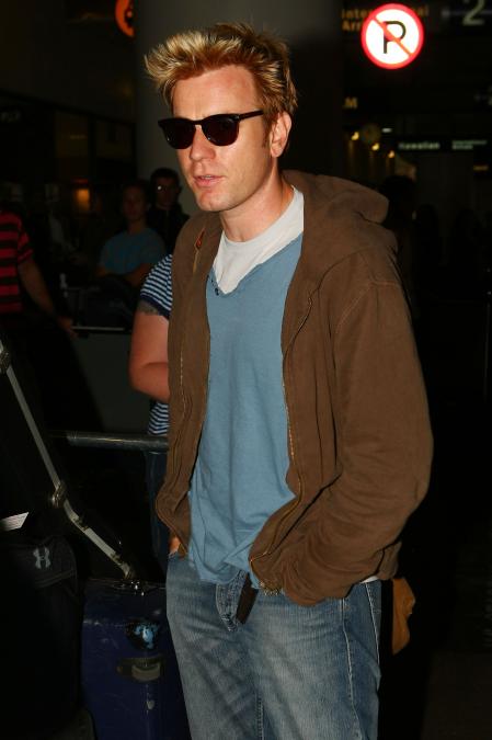 Ewan McGregor tries to blend in with sunglasses