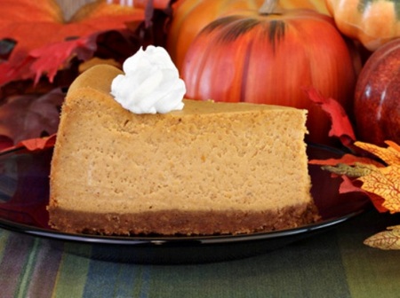 Pumpkin cheesecake with whipped cream