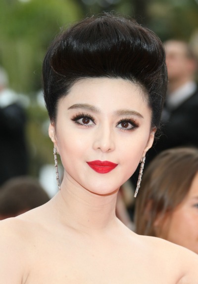 Need a hairstyle that pops out from under a veil Fan Bingbing 39s pompedup