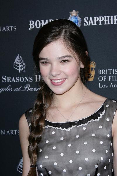 Hailee Seinfeld's braided, brunette hairstyle