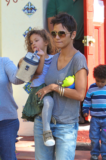 Halle Berry picks up her daughter Nahla from school