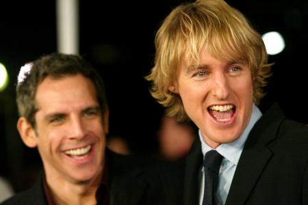 Owen Wilson has a big smile along with Ben Stiller at a Starsky and Hutch movie premiere