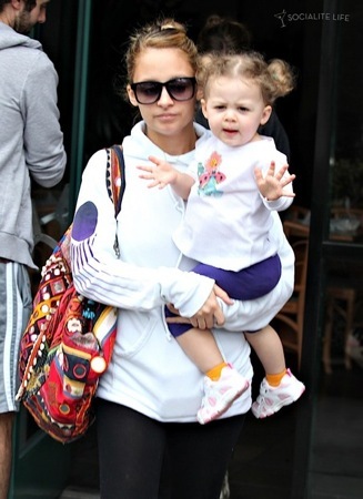 Harlow's casual style
