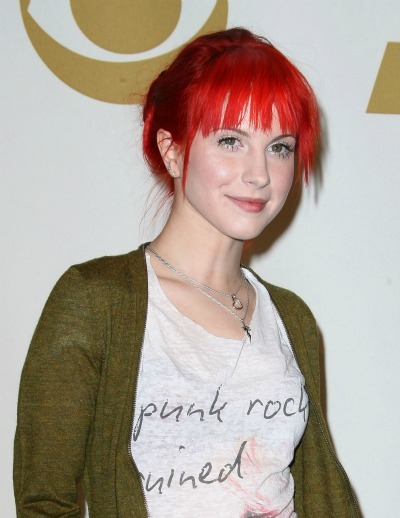 Hayley Williams' shocking red pony 