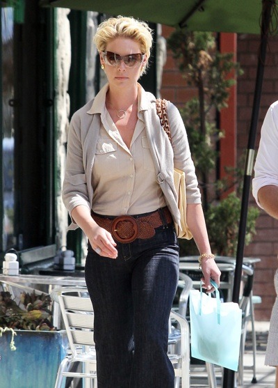 Katherine Heigl in taupe cardigan