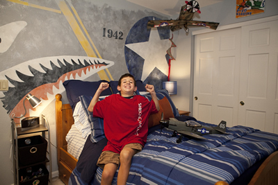 Julien celebrates his new room