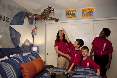 Check out that airplane!