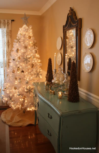 White Christmas tree