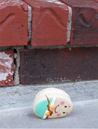 Humpty Dumpty macarons