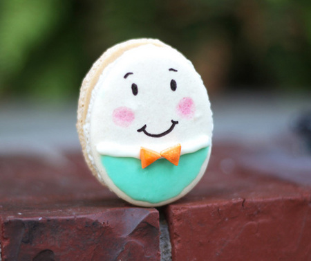 Humpty Dumpty macarons