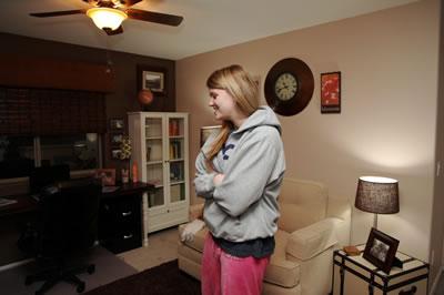 Kelly's reaction to her new room
