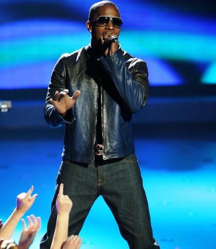 Jamie Foxx is a celebrity mentor on American Idol