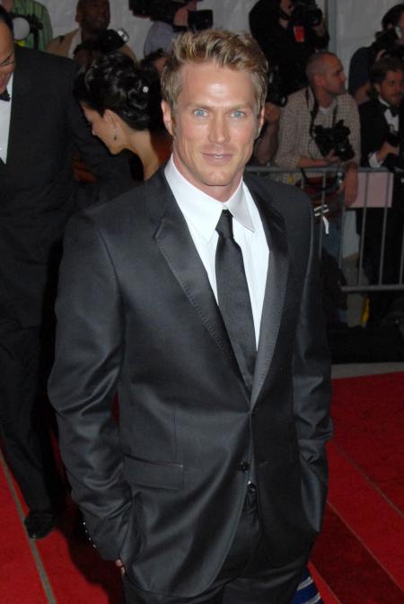 Jason Lewis Met Gala
