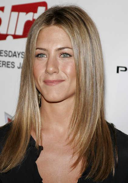 Jennifer Anniston Straight and Face Framing Hairstyle