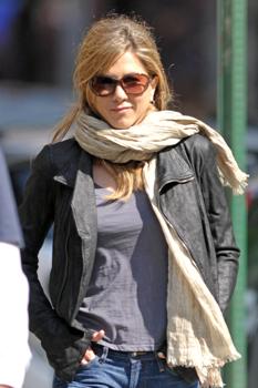 Jennifer Aniston taking a walk in Manhattan