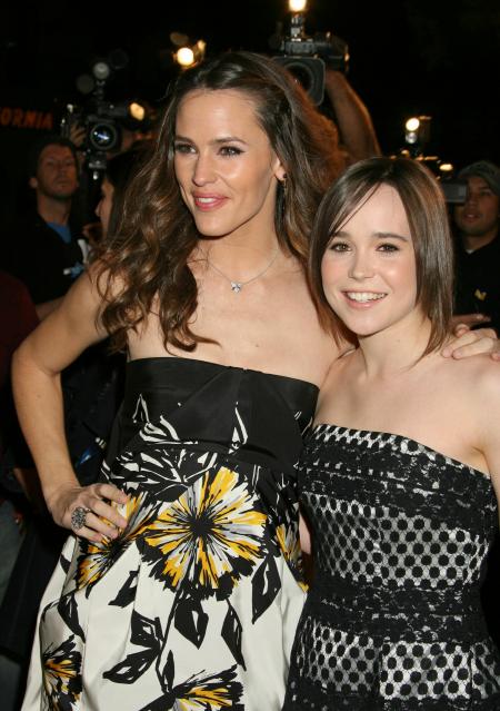 Jennifer Garner and Ellen Page at the Juno premiere
