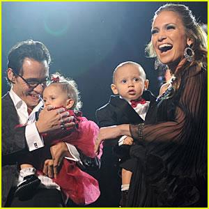 Jennifer Lopez with family.