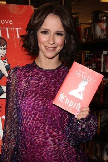 Jennifer Love Hewitt at a book signing