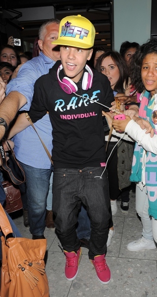 Justin Bieber greet fans 
