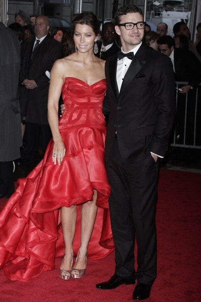 The couple get fancy for the red carpet 