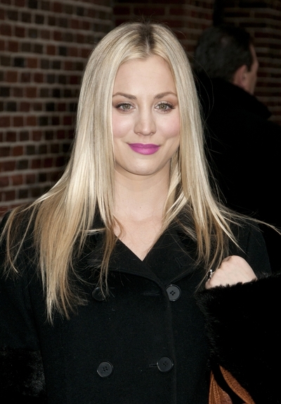 Kaley Cuoco's straight, blonde hairstyle