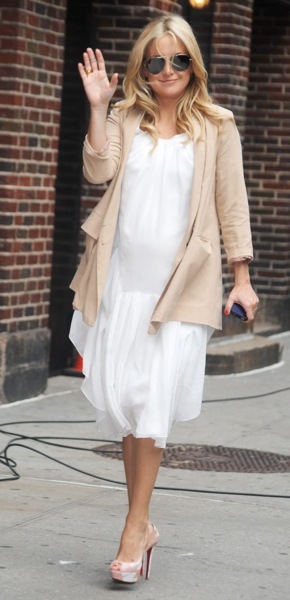 Kate Hudson in cardigan