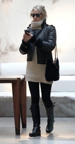Kate Hudson in a turtleneck