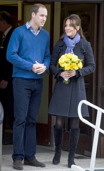 Kate and Will leave the hospital
