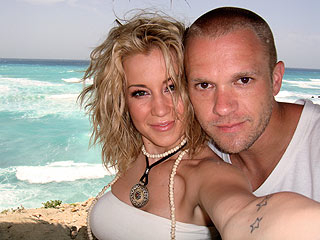 Kellie Pickler Engaged!