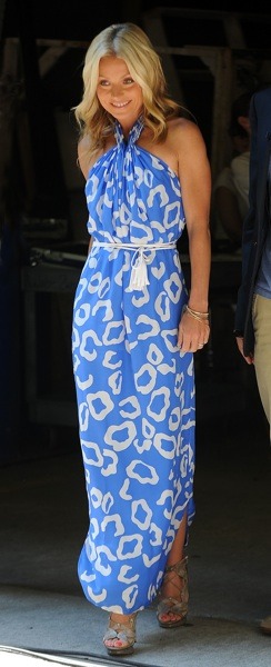 Kelly Ripa in tassle belt