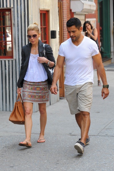 Kelly Ripa in a black blazer
