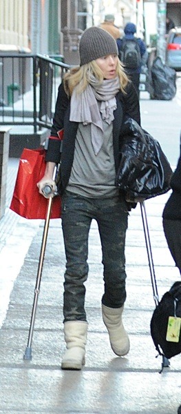 Kelly Ripa the bag lady