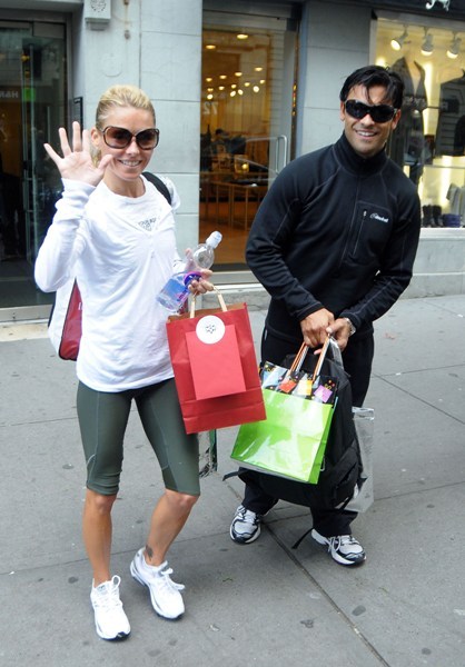 Kelly Ripa shops