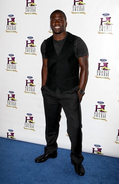 Kevin Hart shows his swag 