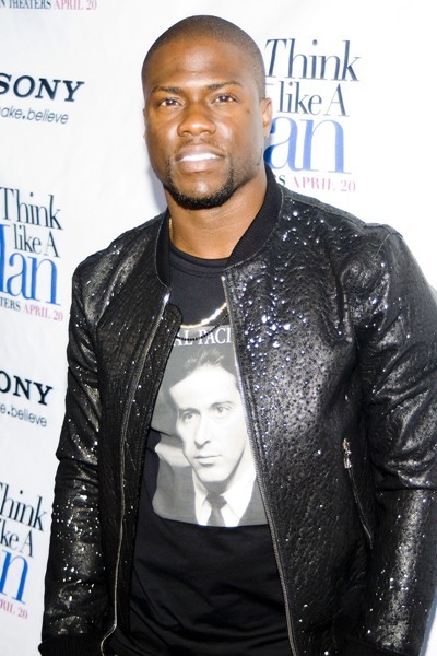 Kevin Hart works the red carpet