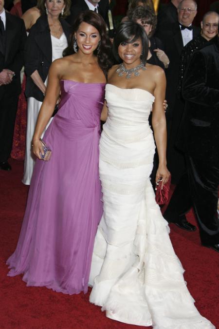 Alicia Keys and Taraji Henson at the 2009 Oscars