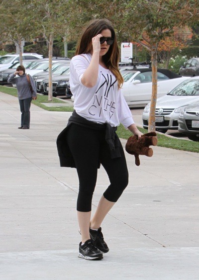Khloe Kardashian working out