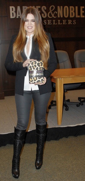 Khloe Kardashian in skinny jeans