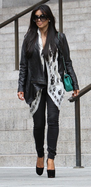 Kim Kardashian with green bag