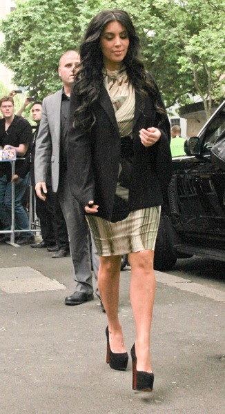 Kim Kardashian in suede pumps