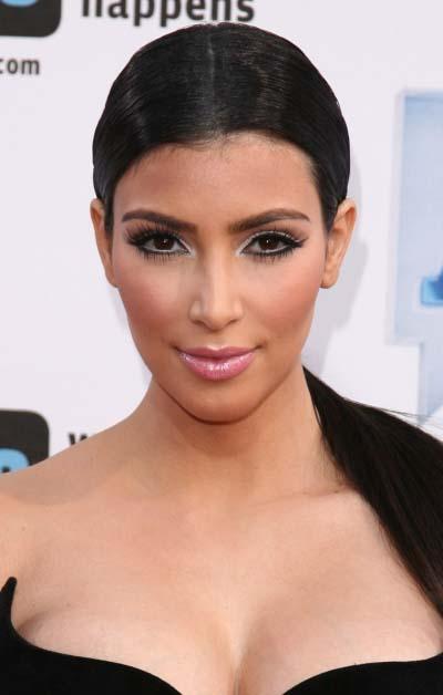 Kim Kardashian Hairstyle kim kardashian hairstyles, kim kardashian, hairstyles, kim kardashian picture, pictures of kim kardashian, kim kardashian gallery, long hairstyles, women hairstyle