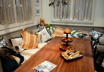 Cozy kitchen seating