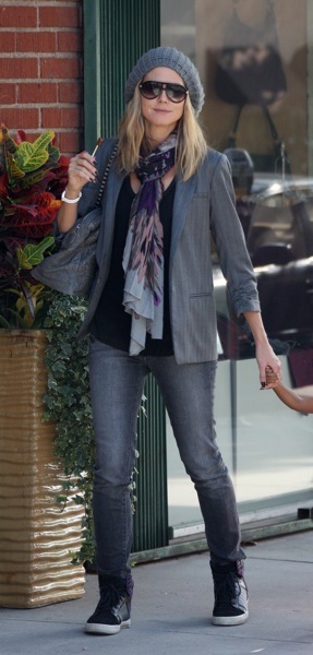 Heidi Klum in sneakers