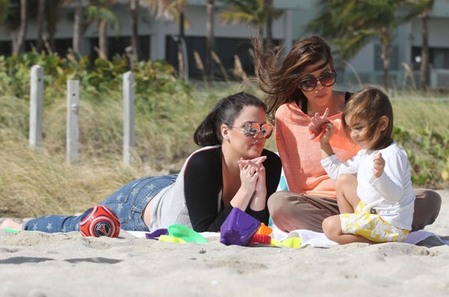 Kourtney and Khloe at the beach