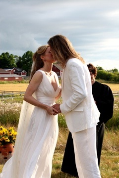 Kristin and Abri's 'I do' kiss