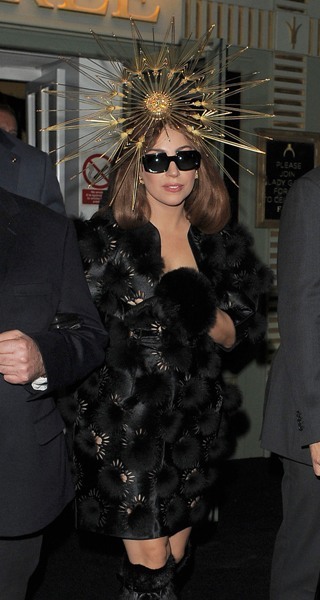 Lady Gaga killer accessories