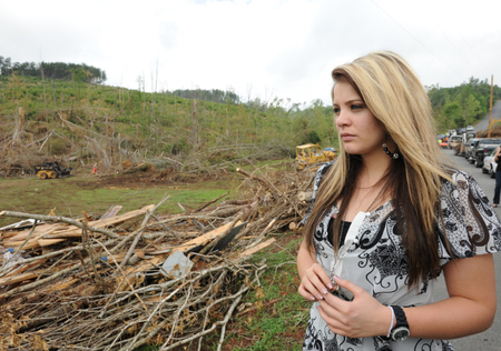 Lauren Alaina Touched by Tragedy
