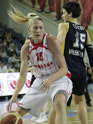 Lauren Jackson Plays for Spartak