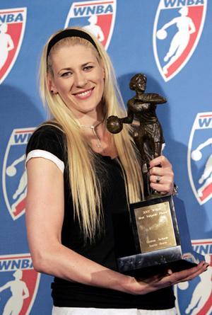 lauren_jackson_wnba_mvp_award.jpg